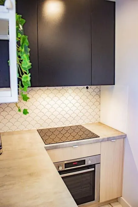 Central Apartment With Balcony And Views, Old Town, Metro 바르샤바