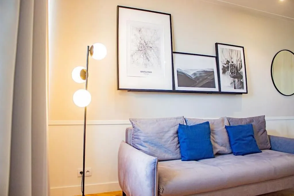 Central Apartment With Balcony And Views, Old Town, Metro 바르샤바 0*,  폴란드