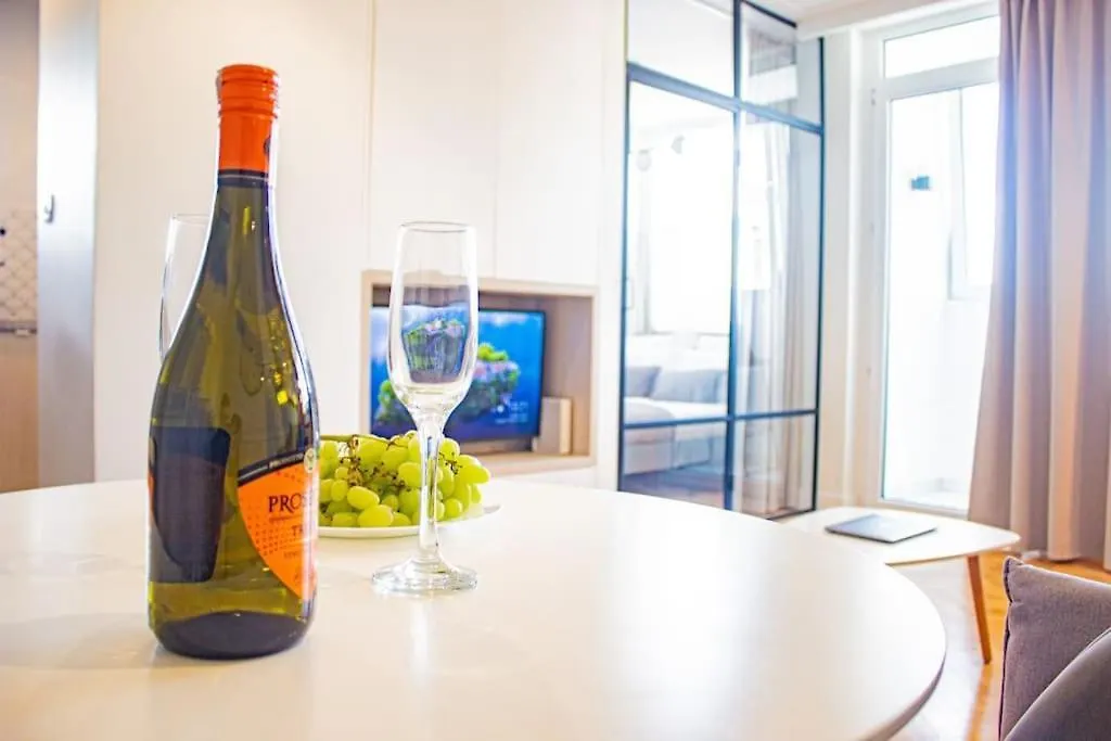 Central Apartment With Balcony And Views, Old Town, Metro 바르샤바