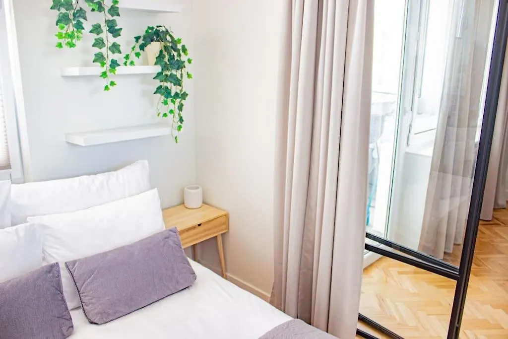 Central Apartment With Balcony And Views, Old Town, Metro 바르샤바