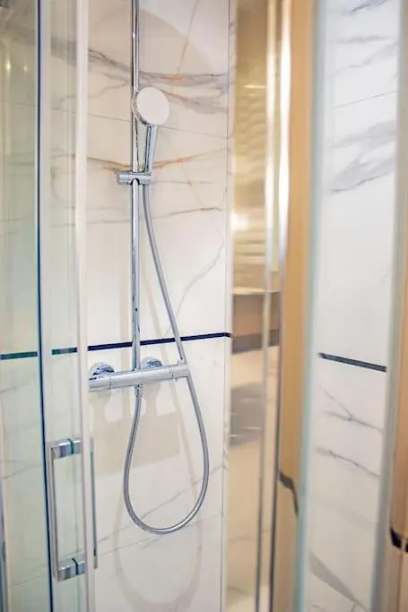 Central Apartment With Balcony And Views, Old Town, Metro Varsóvia 0*,