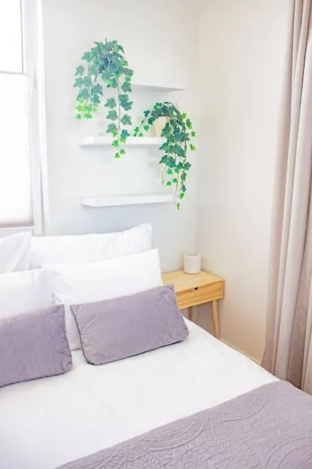Central Apartment With Balcony And Views, Old Town, Metro Varsóvia Polónia